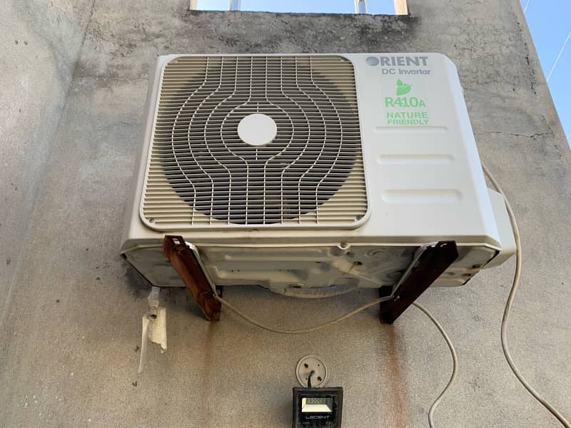 Split air conditioners (DC Inverter) 1ton and 1.5ton for sale 2