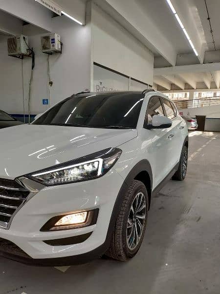 Hyundai Tucson (AWD OR  FWD) 2024 only Booking 0