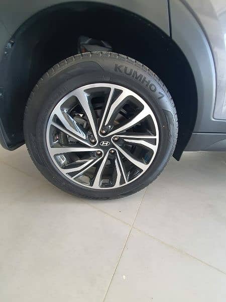 Hyundai Tucson (AWD OR  FWD) 2024 only Booking 10