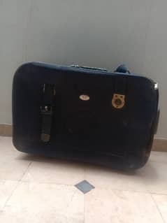 luggages condition 9/10 available in both sizes