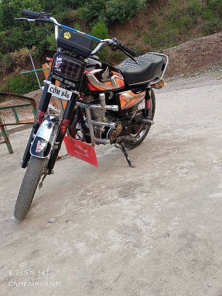 Honda 125 . whatsap num. . 0.3. 4.9. 5.3. 2.1. 4.1. 9 7