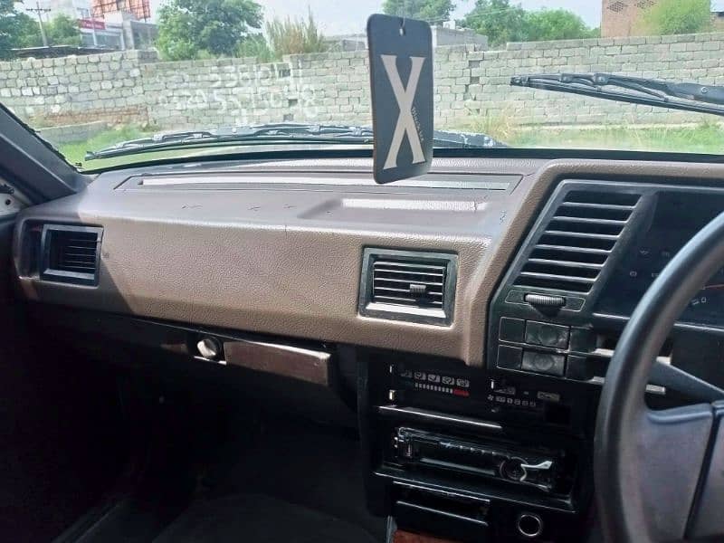 Nissan Sunny 1986 10