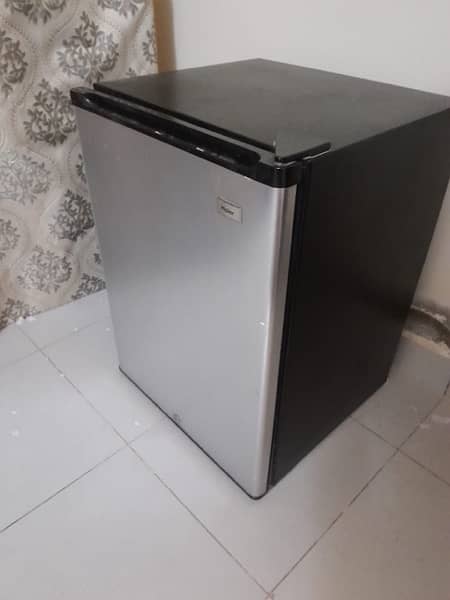 bedroom fridge haier used 0