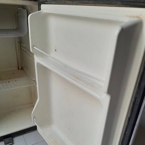 bedroom fridge haier used 5