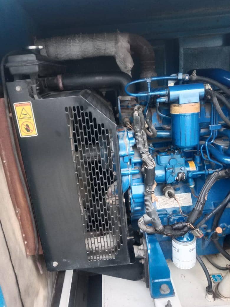 USED PERKINS UK DIESEL GENERATOR 40KVA WITH FG WILLSON CANOPY WITH ATS 1