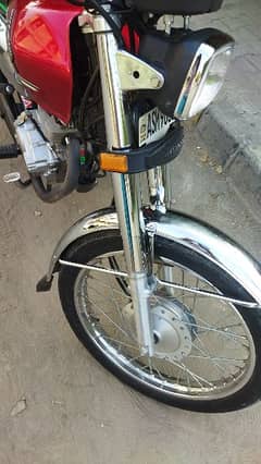 Honda 125s  self start . . . . owner. . . . contact no;03224375466