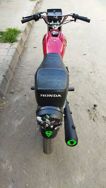 Honda 125s  self start . . . . owner. . . . contact no;03224375466 8