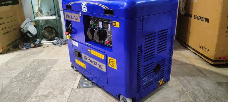 Generator Soundproof 13 KVA Perkins Conopy. 4