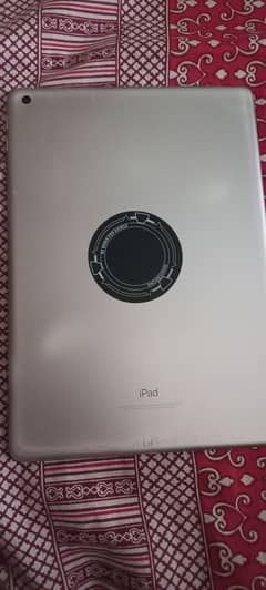 American model ipad 32 GB space 10 by 8 condition without box