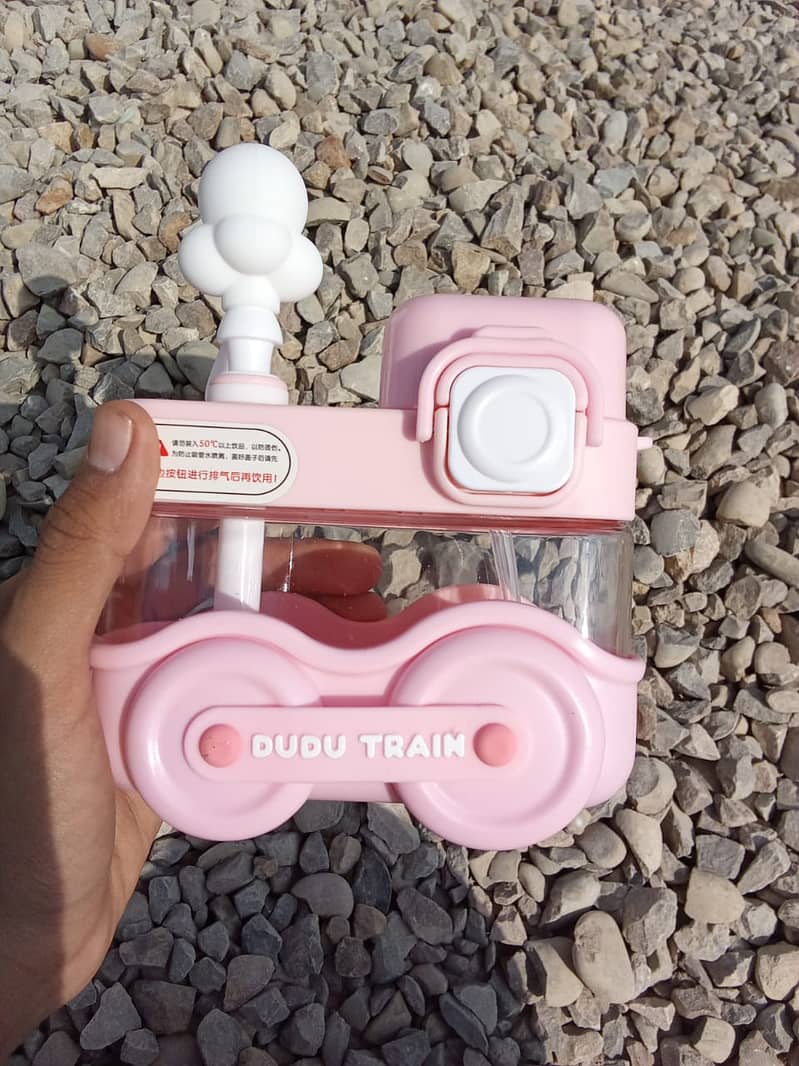 Dudu Train Sipper 530ml Cute Train Shape Plastic Sipper Cup with Straw 5