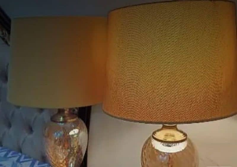 Gourmet furniture side table lamps pair in excellent condition 2