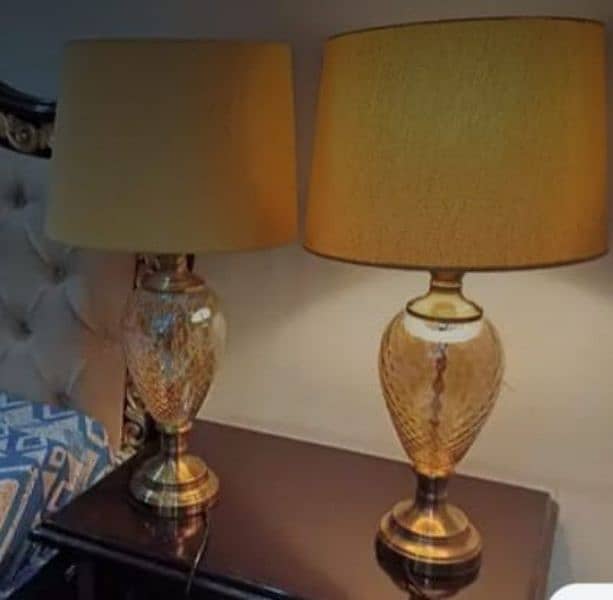 Gourmet furniture side table lamps pair in excellent condition 3