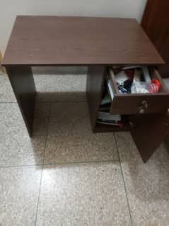 exclusive study table