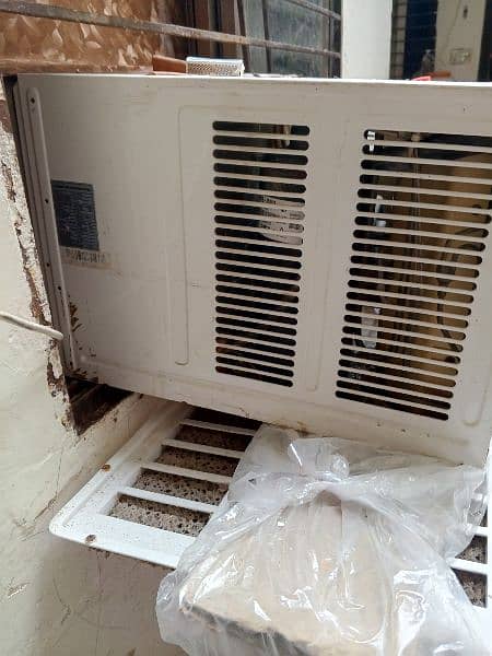 condition like new starting main 3 impair leta hai cooling bhi full 2