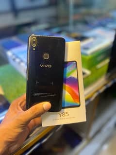 vivo Y85 4/64 10/10 Lush condition With Box