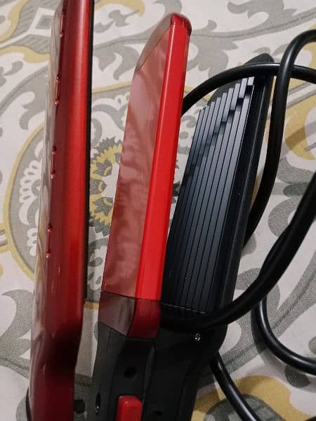 2 in 1 straightener and crimper 2