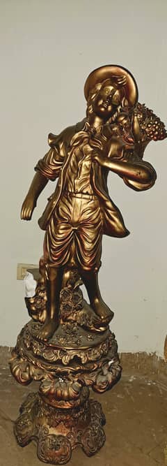 Bronze statue