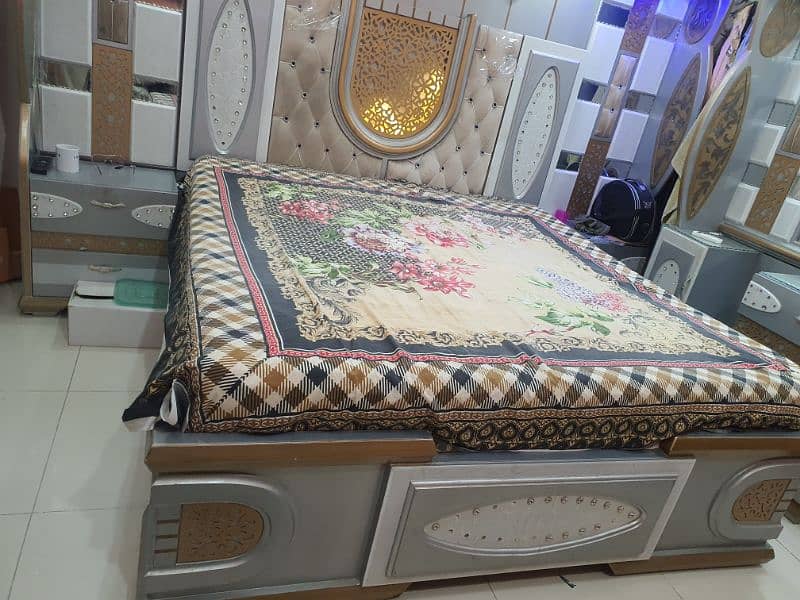 bed,sidetables,dressing table,wardrobe with mattress 3