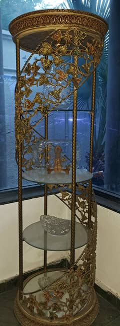 Golden showpiece stand 0