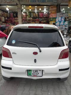 Toyota Vitz 2000