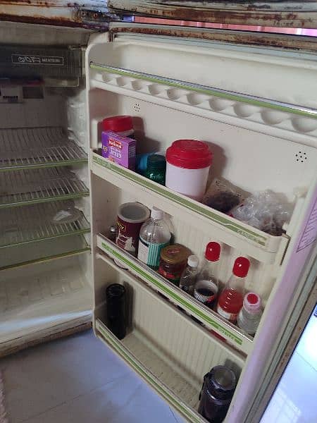 National Fridge Condition 9/10 Price is negotiable 1