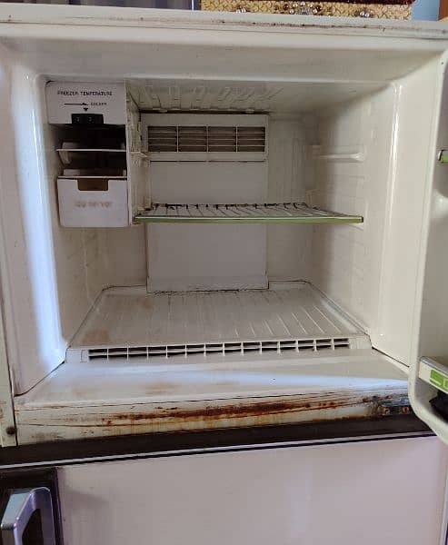 National Fridge Condition 9/10 Price is negotiable 3