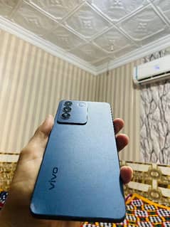 VIVO V27E