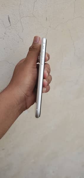 iPhone 11 White Jv condition 10/10 BH 100% 03094351042 3