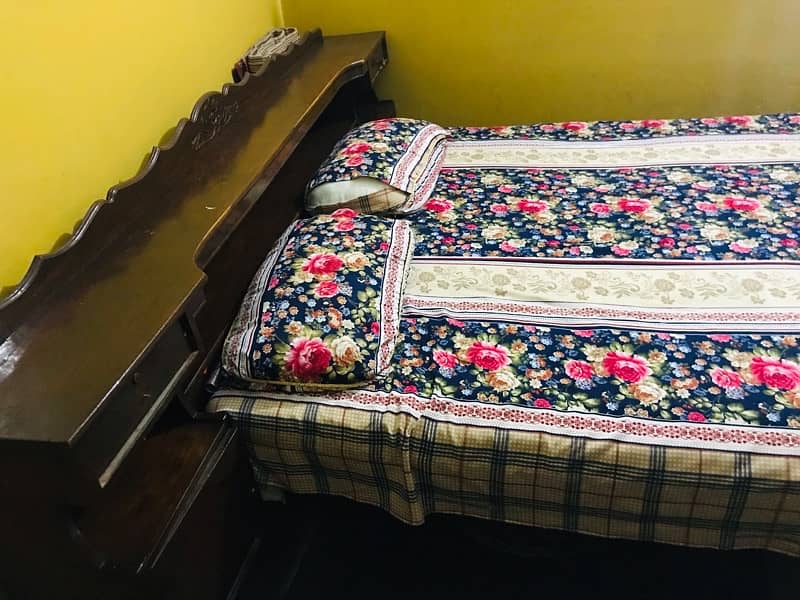 best condition with mattrese good condition mattres good condition bed 1