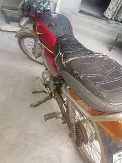 YAMMAH 4 STROKE FOR SALE IN RED COLOUR