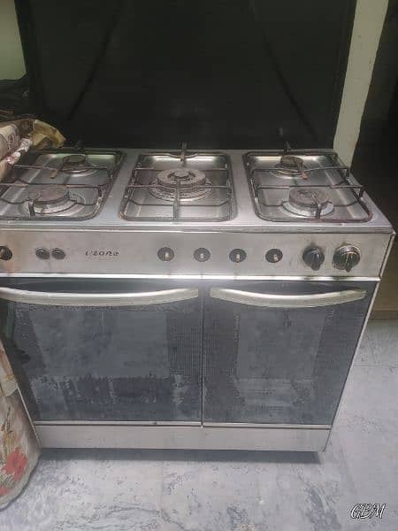 I-Zone 5 Burner Stove Oven | Like New | price negotiable 1