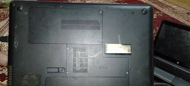 COMPAQ Laptop  4gb ram 3