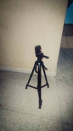 Tripod Stand / camera stand