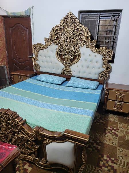 one month used bed set awosme condition 1