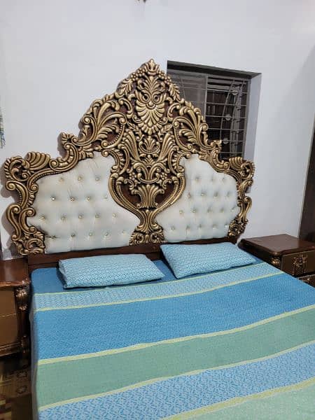 one month used bed set awosme condition 2