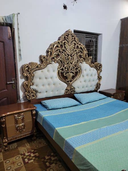 one month used bed set awosme condition 3