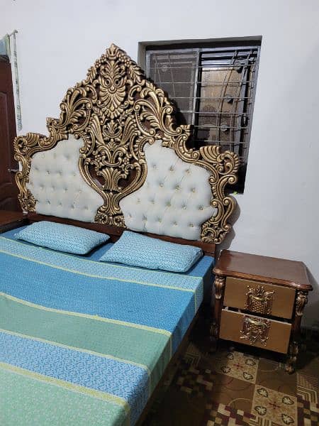 one month used bed set awosme condition 5