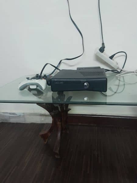 xbox 360 1month used dual controller 1