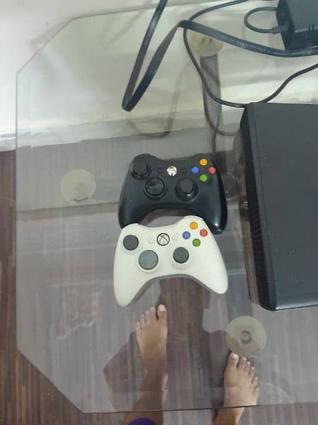 xbox 360 1month used dual controller 3