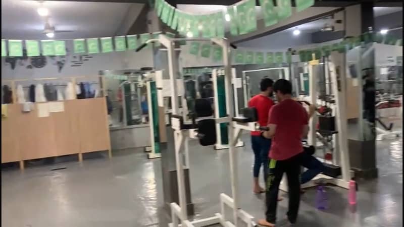 GYM FOR SALE PER PERSON 4K FEE . 500 CUSTOMERS PESHAWAR. 2