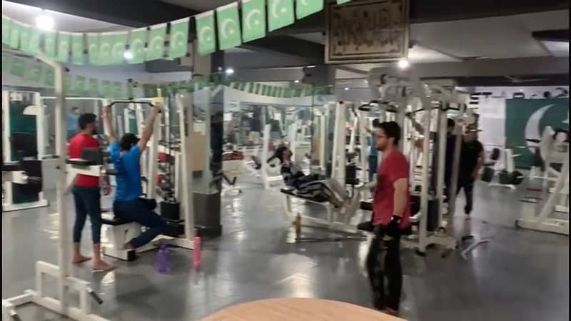 GYM FOR SALE PER PERSON 4K FEE . 500 CUSTOMERS PESHAWAR. 8