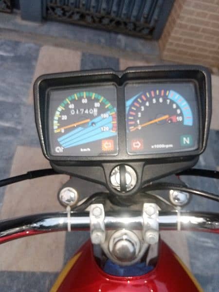 2005 model 125 restored with new engine with genuine parts. 12