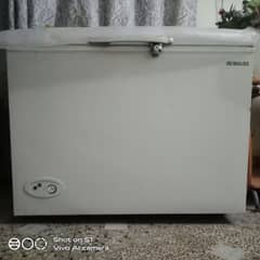 freezer for sale used only(1 time)