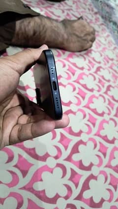 Selling Iphone 15 Jv New few cycle counts 99Bh