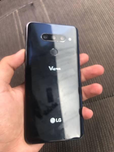 LG v40 thinq  64GB /6Gb PTA block 0