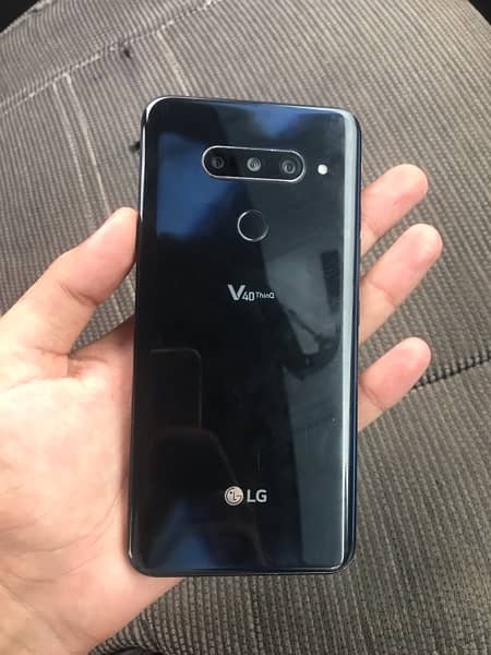 LG v40 thinq  64GB /6Gb PTA block 12