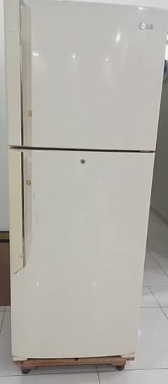 Dawlance non frost refrigerator in excellent working condition