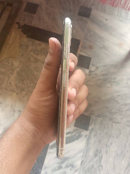 Apple Iphone XS Max 64GB | White Color | Fresh Condition | Non PTA 4