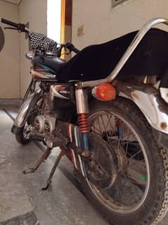 Black Honda 125