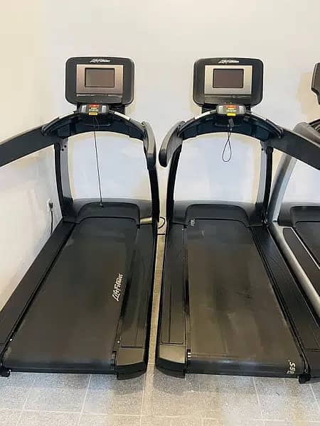 HOME GYm|LIFE FITNESS TREADMILL,Elliptical,spin bike,recumbent Sale 0